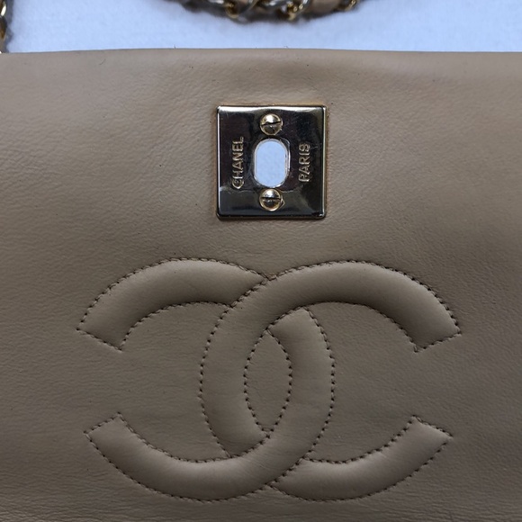 Vintage Chanel Cream Mini Flap - Picture 13 of 16